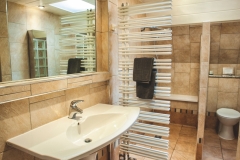 Shower 2nd floor