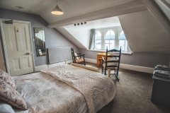 Bed 6 Rooms with views