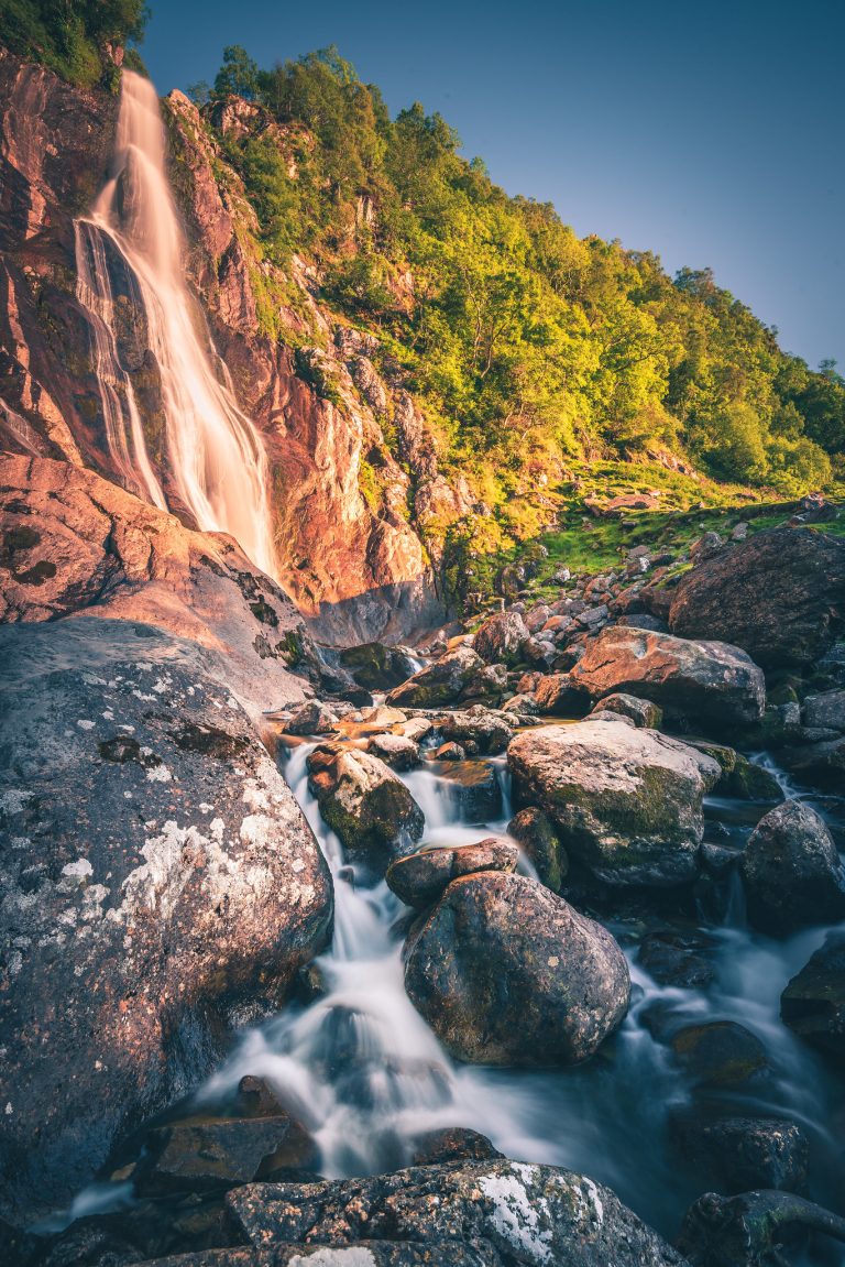 Rhaedr Falls